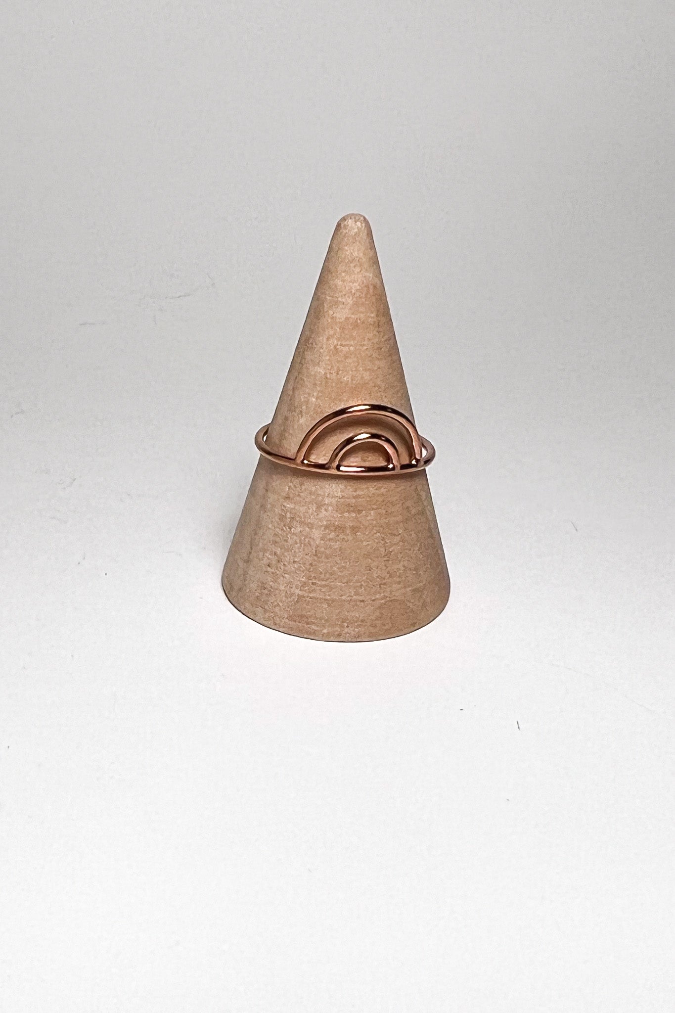 Rosé Arch Ring